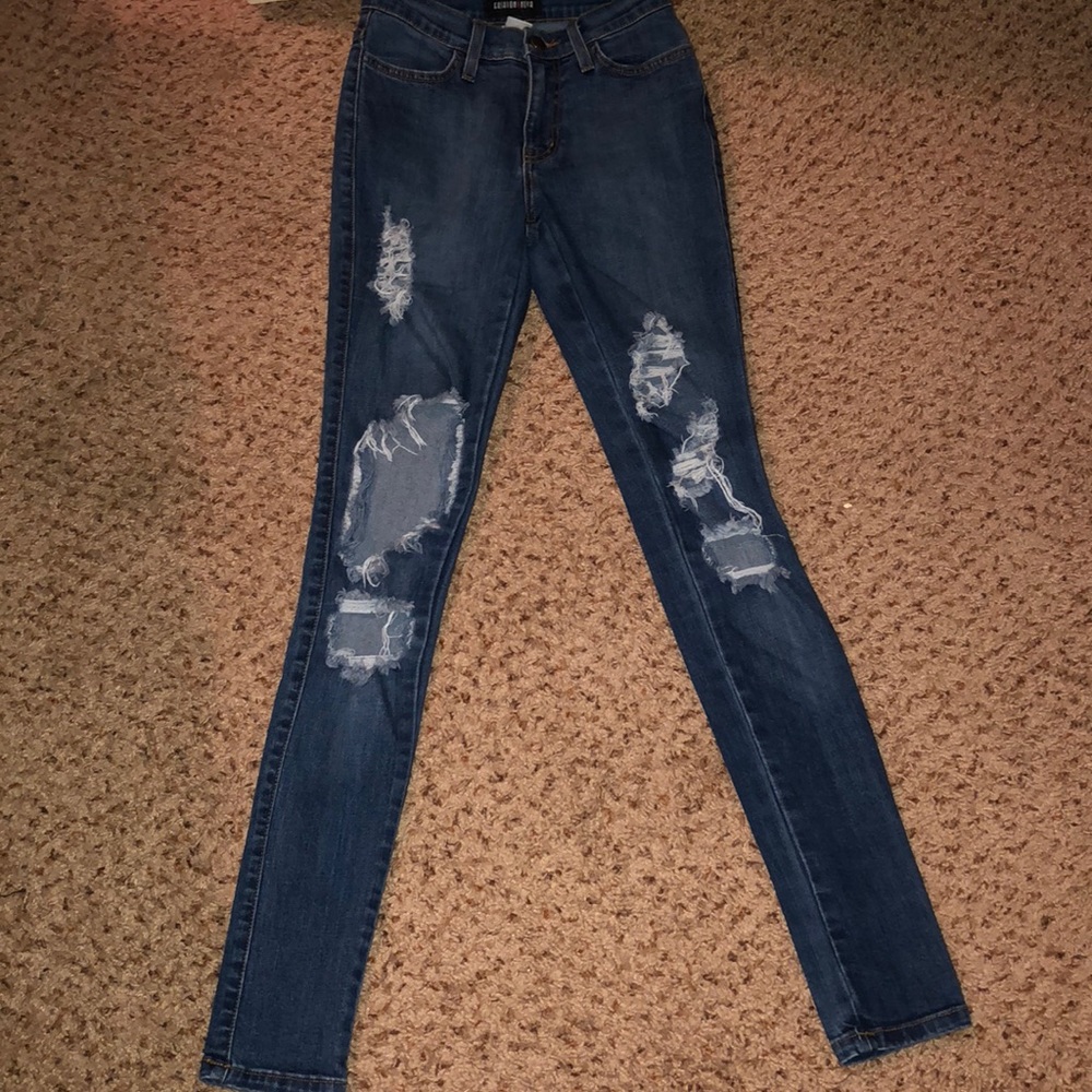 High waisted ripped jeans